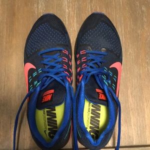 nike structure 18 running sneakers